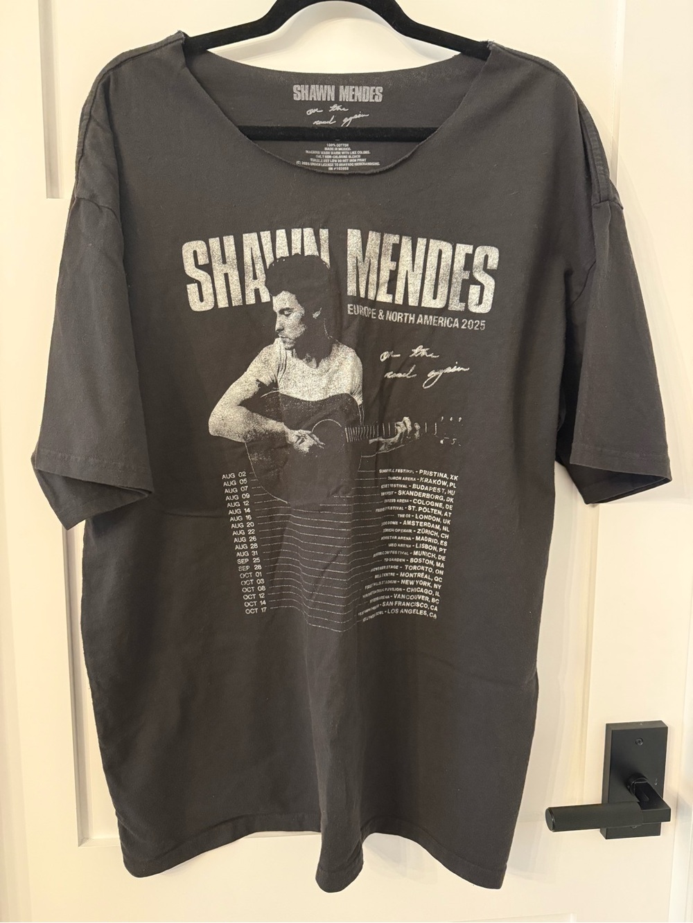 Shawn Mendes Black On the Road Again Tour T-Shirt XL